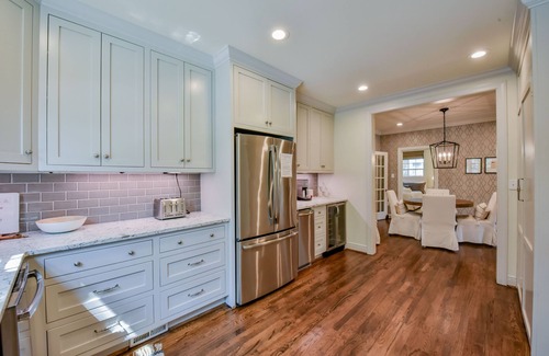 Druid City House | Bama Hideout- Book now for Football! Walk to the Stadium and Campus!