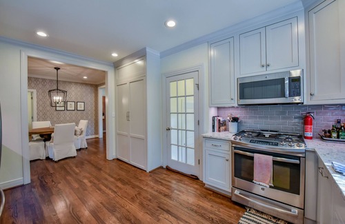 Druid City House | Bama Hideout- Book now for Football! Walk to the Stadium and Campus!