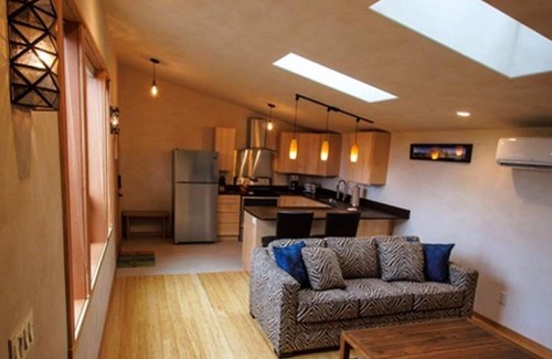 Friendly House | Bamboo Garden House - Private, Clean & Modern - Friendly Neighborhood