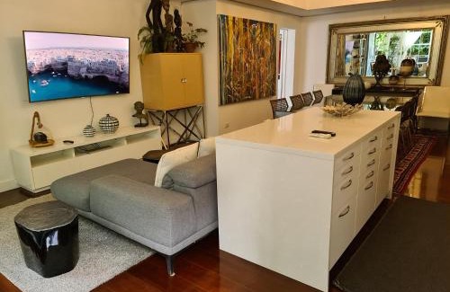 Arncliffe House | Bamboo House, Close to the City & Airport & Train station and Brighton Le Sands Beach