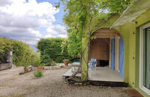 Chateauneuf-Grasse Apartment | Bambou entre Mer et Montagnes