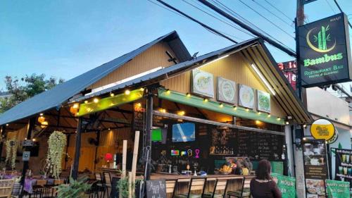 Patong Hostel | Bambus Restaurant, Bar & Hostel