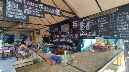 Patong Hostel | Bambus Restaurant, Bar & Hostel