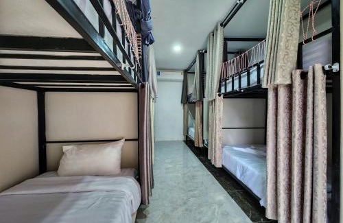 Patong Hostel | Bambus Restaurant, Bar & Hostel
