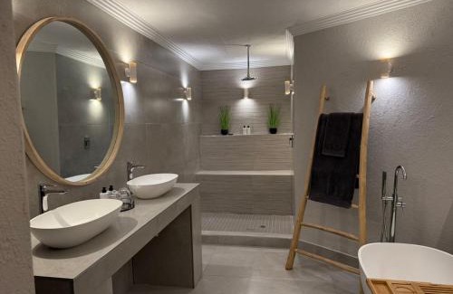 Ligfontein Cabin | Bambuu Lakeside Lodge