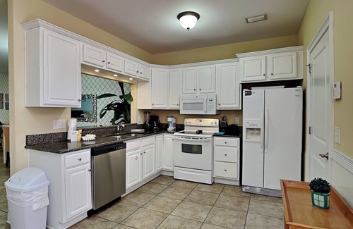 Sunset Pass House | Banana Bay Townhome 6075 | Pet-Friendly, Short Drive to Beach, On-Site Amenities