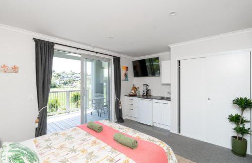 Raglan House | Banana Bungalow Studio
