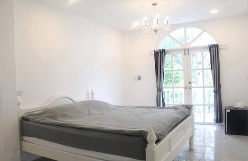 Nakhon Chai Si Hotel | Bananaleaf Wedding Cafe & Resort