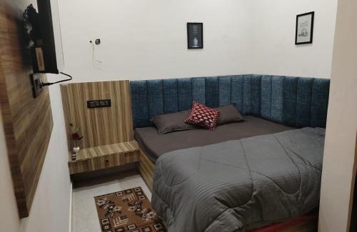 Mahmoorganj House | Banaras house 100mtr far from Banaras station opposite to gate no 2entry