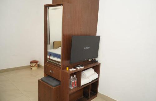 Lanka Hotel | Banarasi Kothi