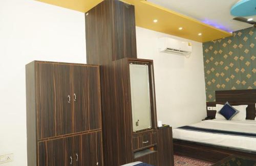 Lanka Hotel | Banarasi Kothi