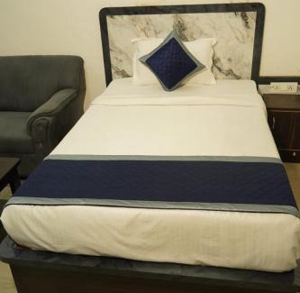 Lanka Hotel | Banarasi Kothi