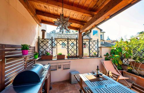 Rione V Ponte Apartment | Banchi Nove, penthouse full of light and silence