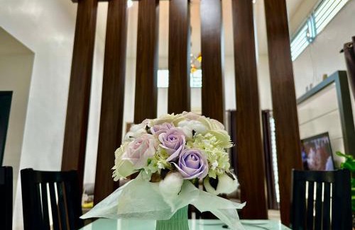 Malacca City House | Bandar Melaka Family Bungalow Private Pool BBQ WiFi Netflix