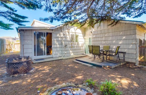 Bandon House | Bandon Home with Patio, Steps to South Jetty Park