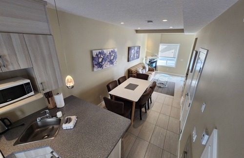 Harvie Heights House | Banff Gate- Private Entrance 2-Level Townhouse