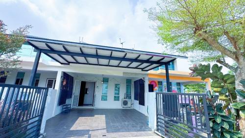 Kajang House | Bangi Avenue Charming 4BR Blissful Holiday Home