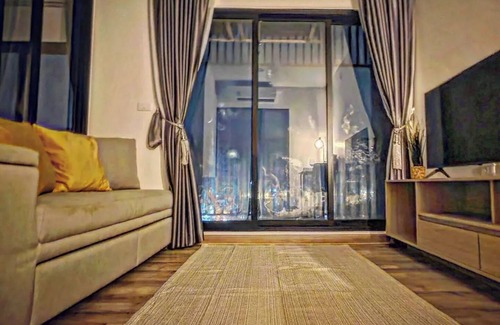 Dao Khanong Condo | Bangkok Skyline River View Condo