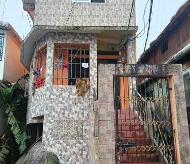 Darjeeling Bed & Breakfast | Banjaara Backpackers- Room & Beds