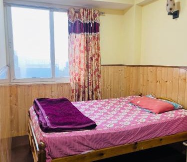 Darjeeling Bed & Breakfast | Banjaara Backpackers- Room & Beds