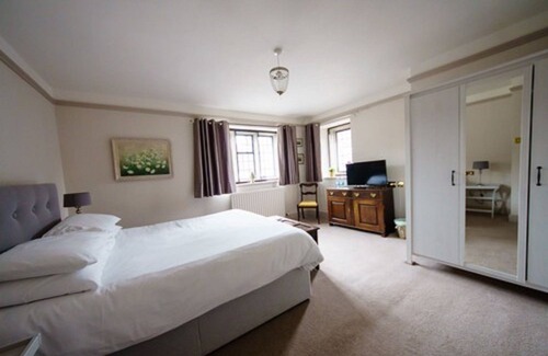 Corfe Castle Village Hotel | Bankes Arms Hotel