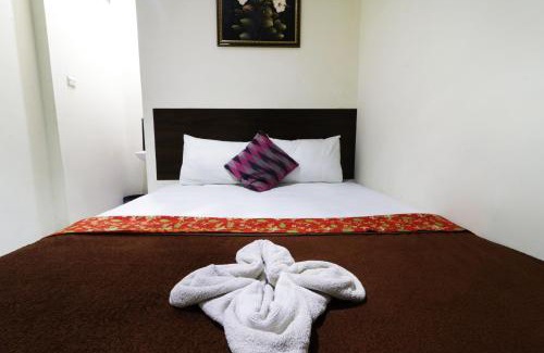 Bandung House | Bantal Guling Pasar Baru