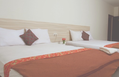 Bandung House | Bantal Guling Trans