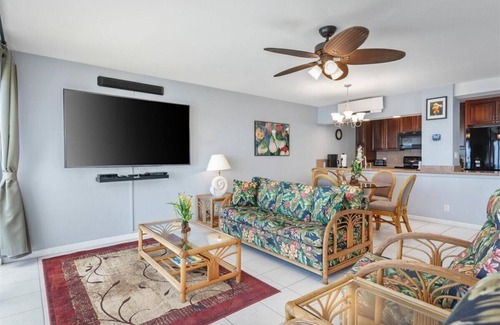 Kailua-Kona Condo | Banyan Tree 203 - Peaceful oceanfront Kona condo