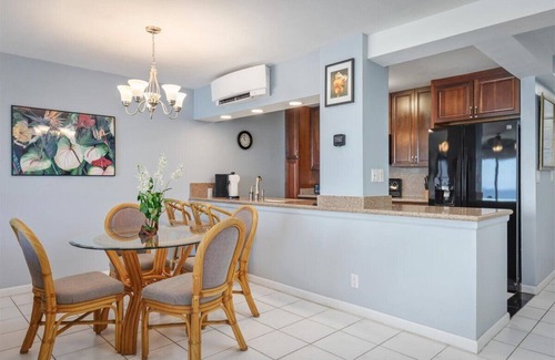 Kailua-Kona Condo | Banyan Tree 203 - Peaceful oceanfront Kona condo