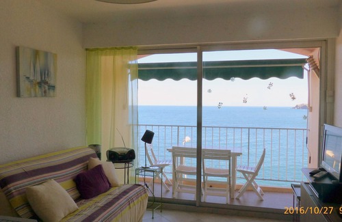 Banyuls-sur-Mer Apartment | Banyuls sur Mer Feet in the water