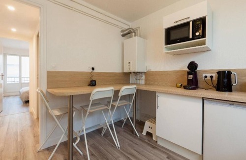 Saint-Marc Apartment | Bara - Apartment close to the streetcar and bus