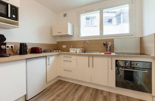 Saint-Marc Apartment | Bara - Apartment close to the streetcar and bus