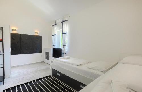Jadruhi Villa | Barbara