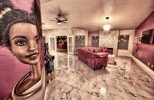 Rancho Verde House | Barbie Dream House * Movie Theater * Pool * Game Room
