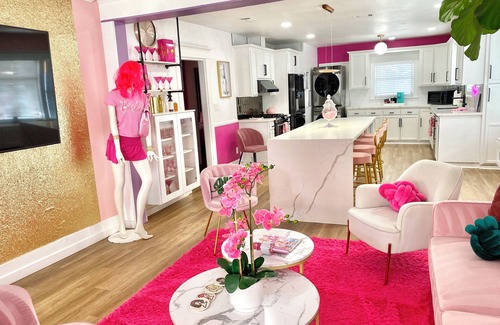 Eastside House | Barbie House: Themed Historic House, Close to Downtown LB! Easy Access to LA, OC
