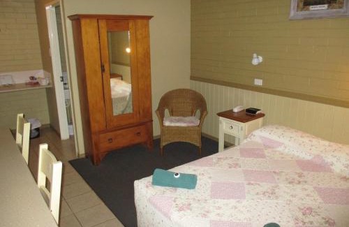 Barcaldine Hotel | Barcaldine Country Motor Inn