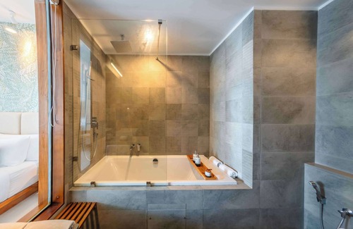 Male Hotel | Barcelo Nasandhura Male