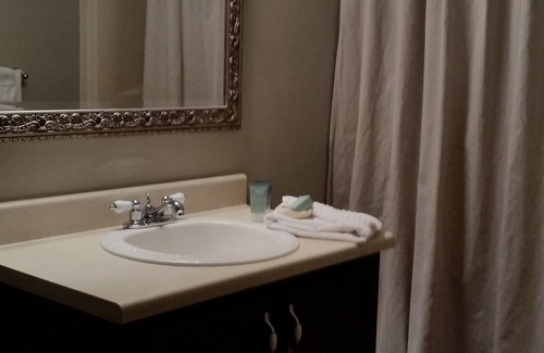 Northeast Virginia Beach Bed & Breakfast | Barclay Cottage B&B