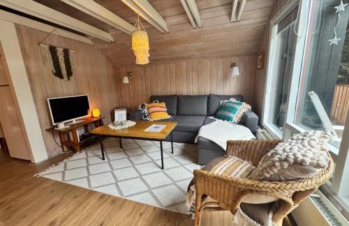 Hvalfjarðarsveit House | Bard Cottage