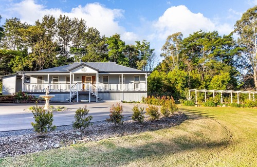 Maleny House | Bare Foot Luxury, minutes from Maleny Town Centre