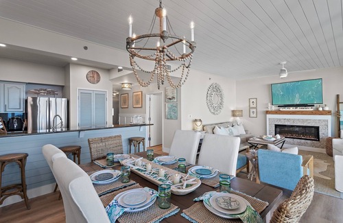 Four Mile Village Condo | Barefeet Retreat Renovated Unit in Beachfront Bldg Tides 708