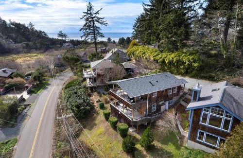 Neahkahnie Beach House | Barefeet Retreat