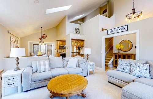 Kennebunk House | Barefoot Bliss
