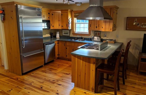 Bayview Cottage | Barefoot Bungalow – Beautiful Cottage in Cavendish with Pool and Hot Tub