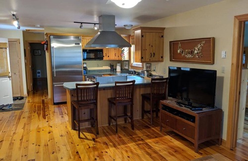 Bayview Cottage | Barefoot Bungalow – Beautiful Cottage in Cavendish with Pool and Hot Tub
