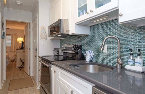North Ocean City Condo | Barefoot Country 1BR 1.5BA Ocean Front Condo
