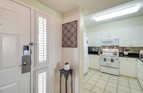 North Myrtle Beach Condo | Barefoot Resort Condo ~ 2 Mi to Beach Access!