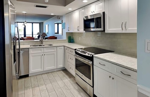Butler Beach Condo | Barefoot Trace 208 | Oceanfront Condo with Balcony Dining, Community Pool + Tenn