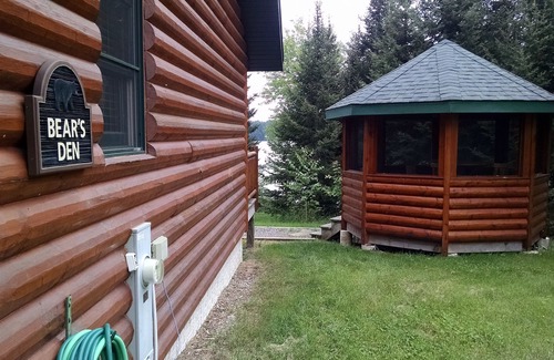 Land O Lakes Ski Chalet | Bargain fall/winter/spring rates. Lakefront privacy & campfire pit.
