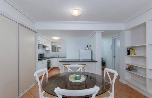 Bargara Apartment | Bargara Beach Bliss - Beach Side apartment with ocean views